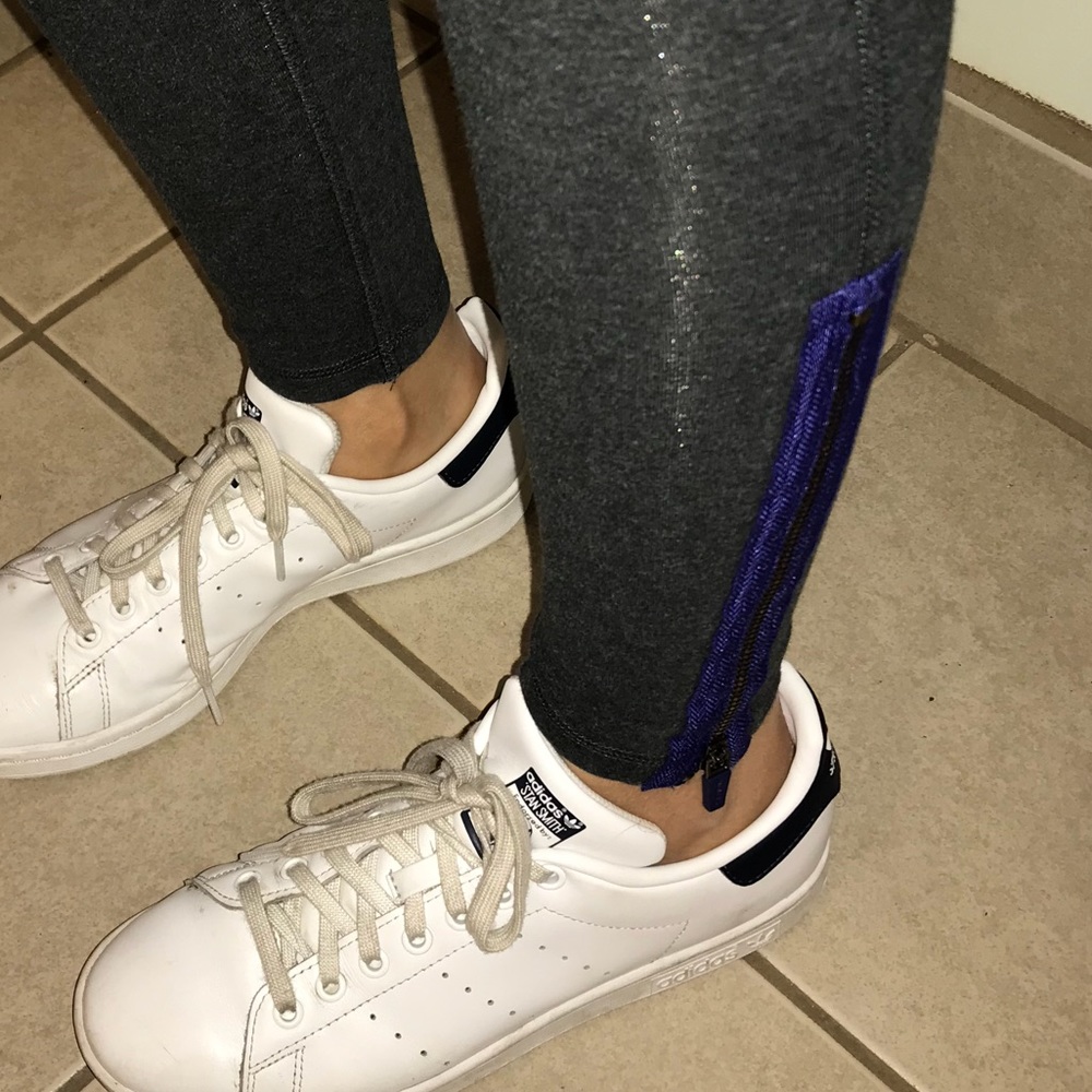 Calvin Klein performance leggings‼️ - Picture 2 of 3